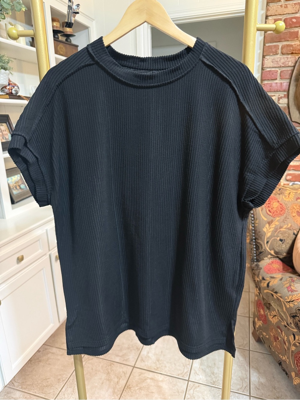 Classic Black Ribbed Short-Sleeve Women's Top X/L